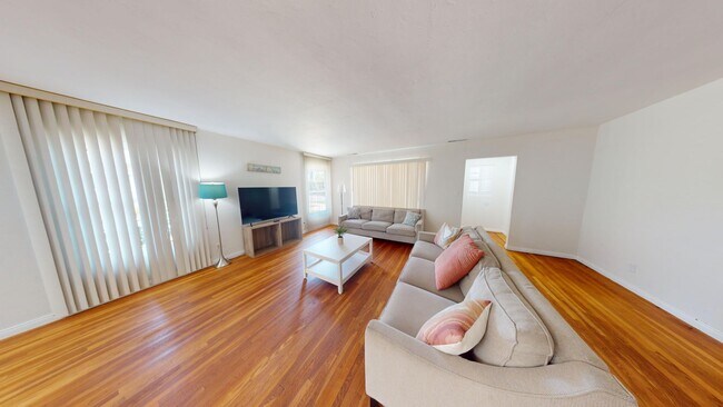 Building Photo - 4-Bedroom, 2-Bath Home Near SDSU – Available Now!