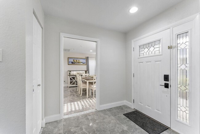 Building Photo - 8103 Covington Ct