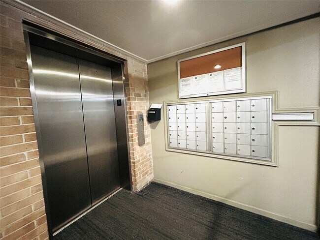 Building Photo - 5200 Weslayan St