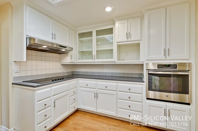 Building Photo - Amazing Cupertino Home!