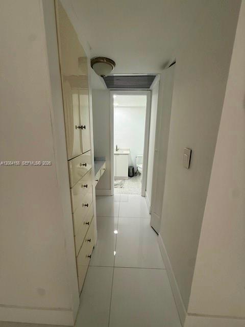 Building Photo - 5555 Collins Ave