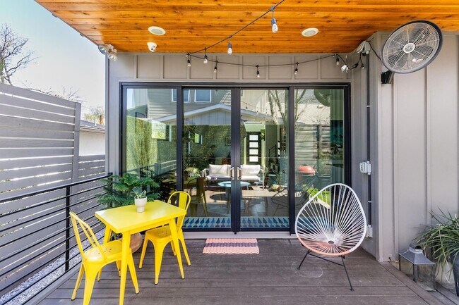 Building Photo - 1502 Waller St