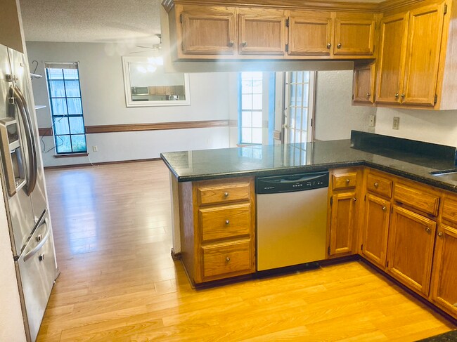 Building Photo - 1945 Zenaida Ave