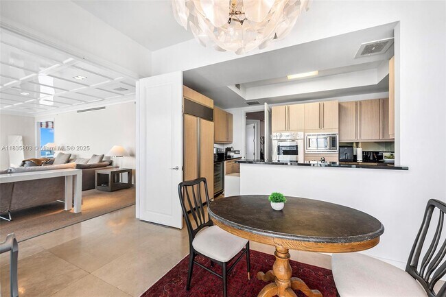 Building Photo - 1425 Brickell Ave
