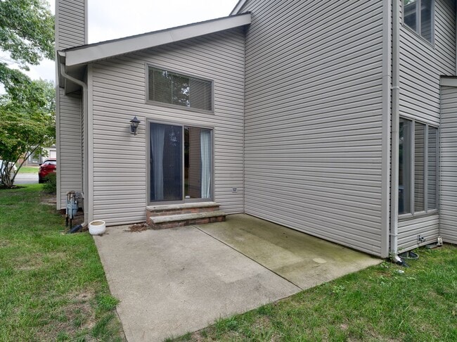 Building Photo - 26 White Swan Way