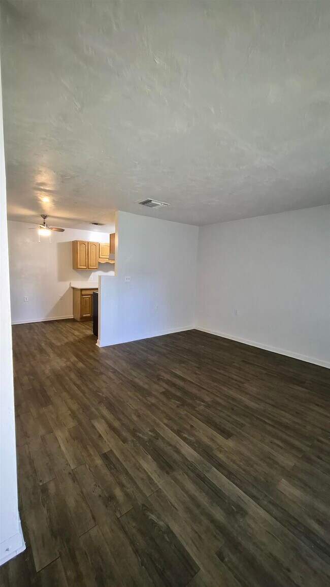 Building Photo - 329 Mabry St