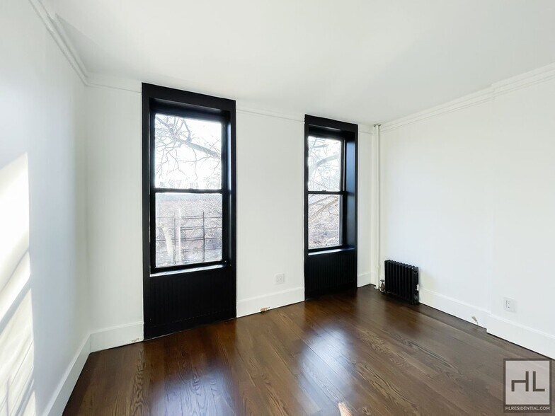 Building Photo - Carroll Gardens 2-Bed 1-Bath / In Unit W&D