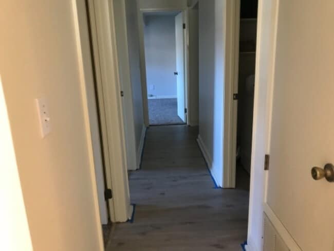 Building Photo - 5085 Valley Crest Dr