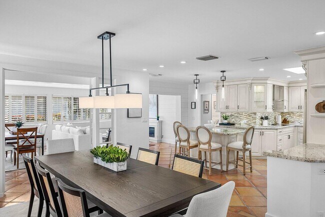 Building Photo - 18 Bristol Ln