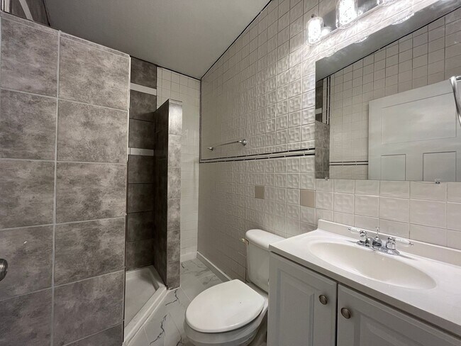 Building Photo - 3309 Mahan Dr