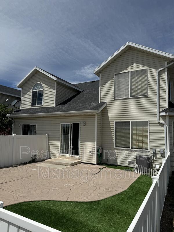 Building Photo - 1541 West Lane Court - 1