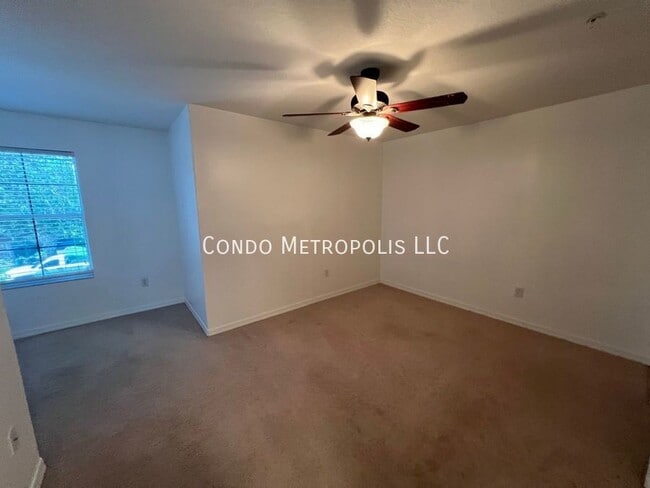 Building Photo - 1401 Priory Cir