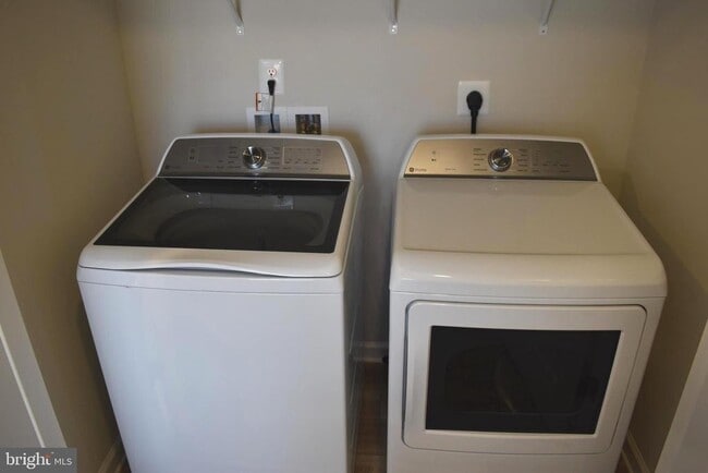 Building Photo - 224 Swan Fld Ave