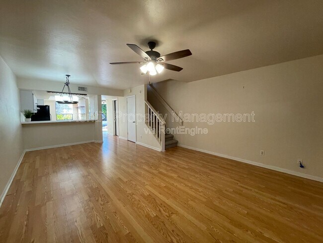 Building Photo - 2131 Crystal Dr