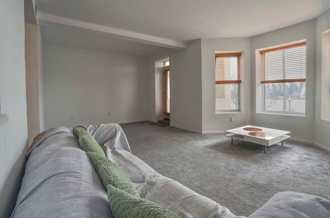 Building Photo - 941 JFK Blvd E