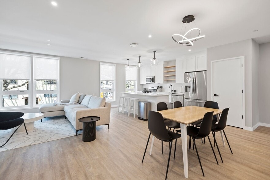 Interior Photo - Euclid CoLiving Furnished Rooms