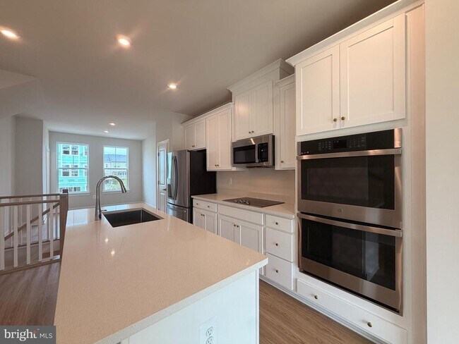 Building Photo - 8889 QUEENSFERRY Rd