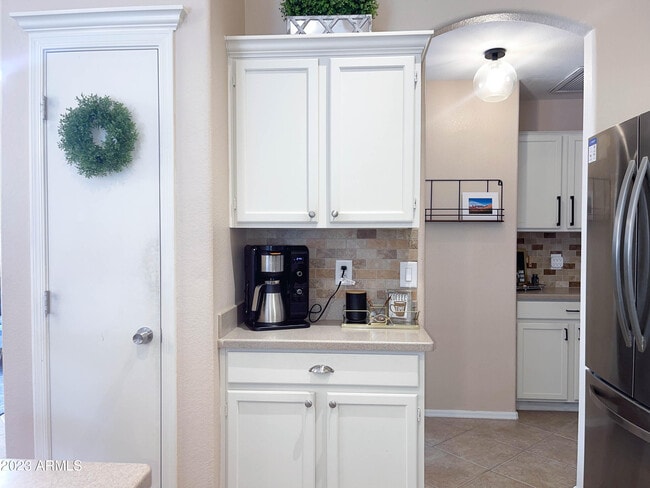 Building Photo - 1077 W Olive Ave