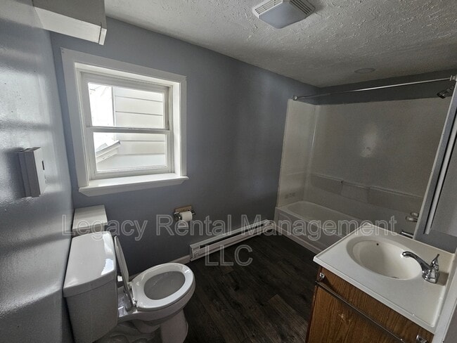 Building Photo - 3 Ridge St