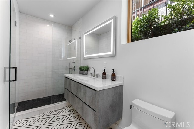 Building Photo - 1035 N Vista St