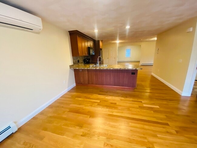 Building Photo - 253 Lynn St