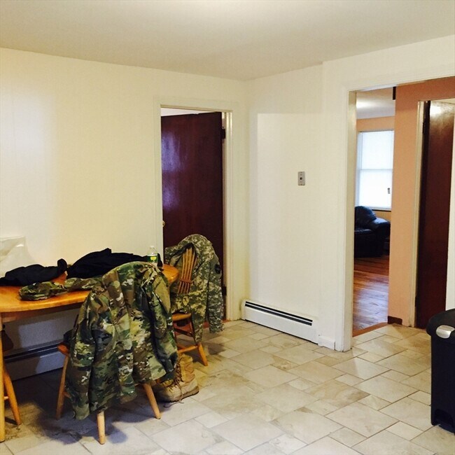 Building Photo - 9 Hall St