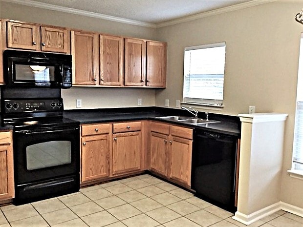 Building Photo - 137 Wildberry Ln