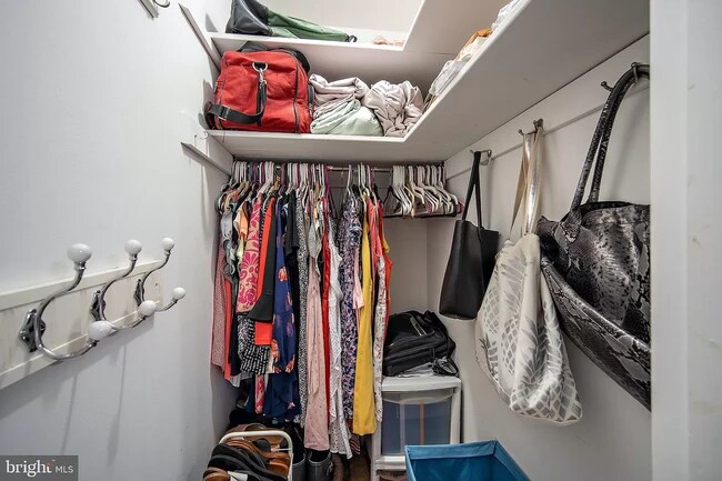 Building Photo - 10684 Weymouth St