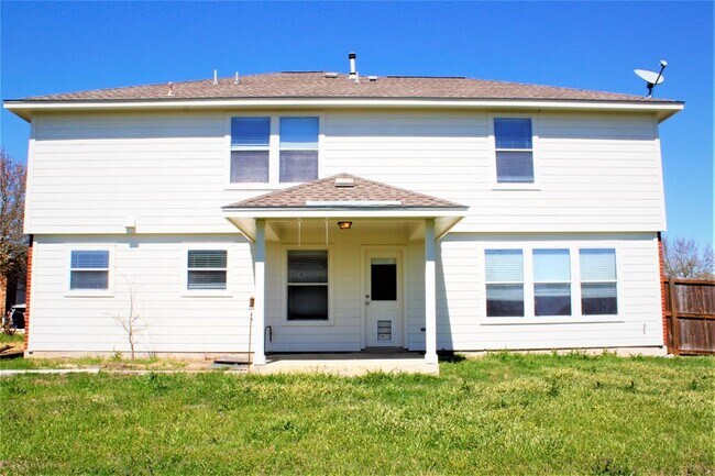 Building Photo - 1301 Knippa Cove