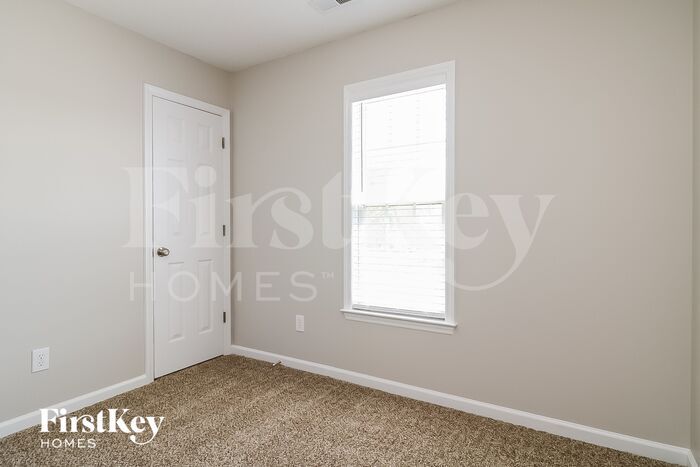 Building Photo - 129 Glengariff Ln
