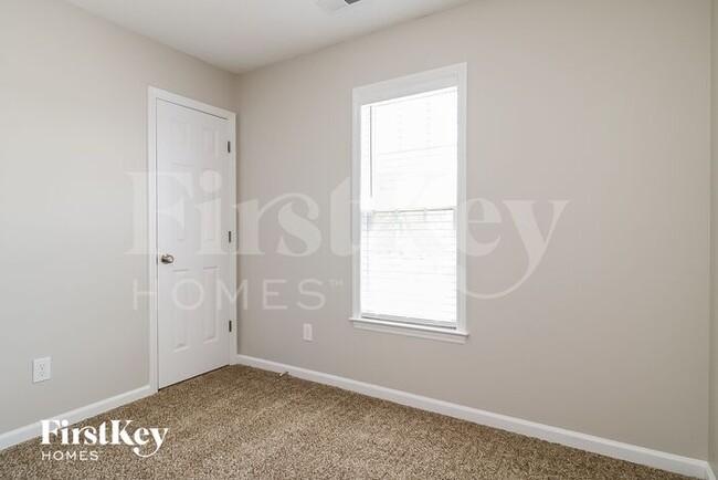 Building Photo - 129 Glengariff Ln