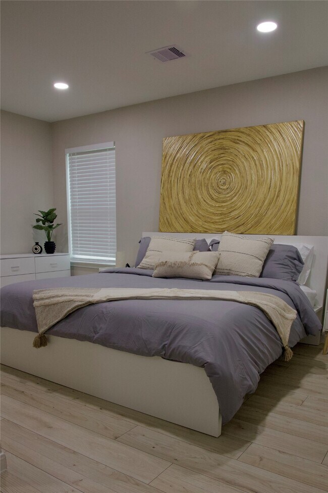 Building Photo - 14 Redberry Ct