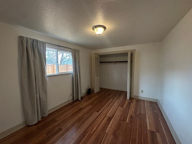 Building Photo - Vintage Character, Modern Finishes! Spacio...