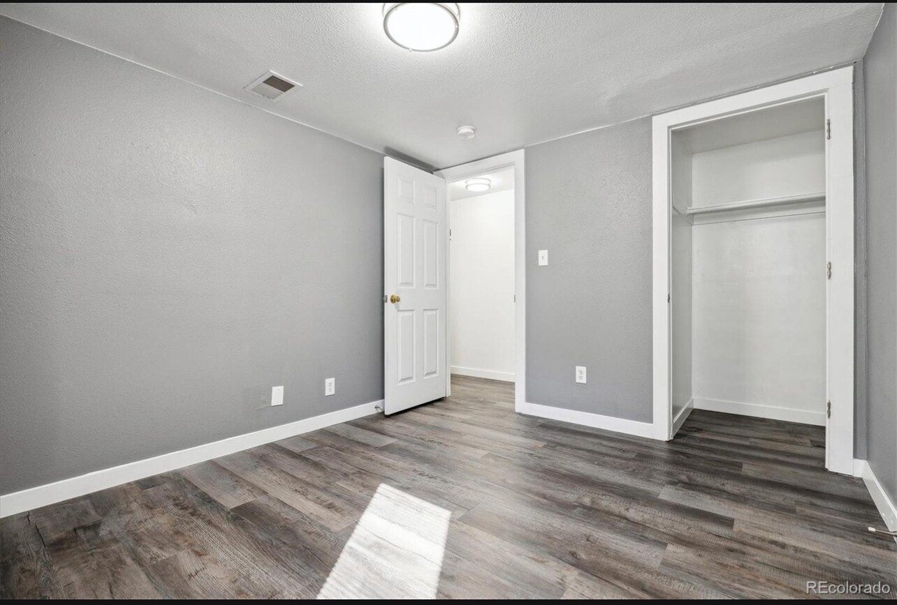 Building Photo - 2029 8th Ave