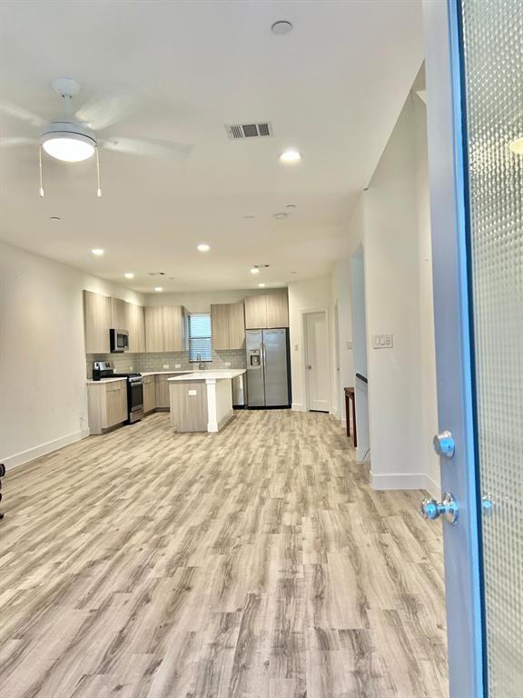 Building Photo - 393 N Centro Cir