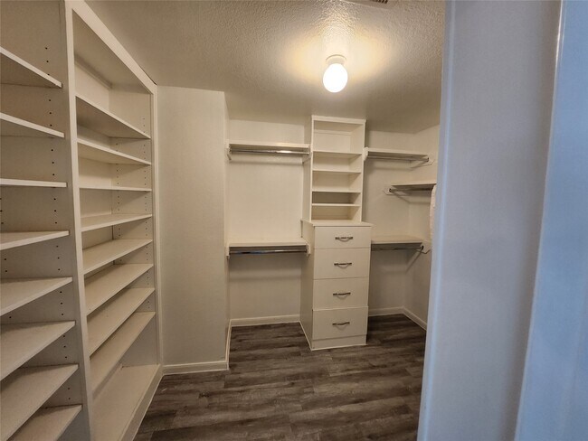 Building Photo - 20718 Blanton Brook Dr