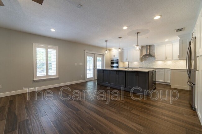 Building Photo - 1432 Bella Coola Dr