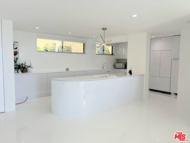 Building Photo - 22548 Pacific Coast Hwy