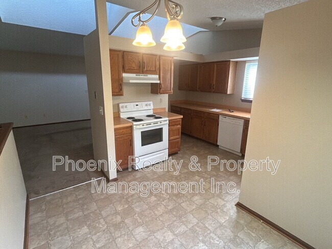 Building Photo - 146 Lois Dr