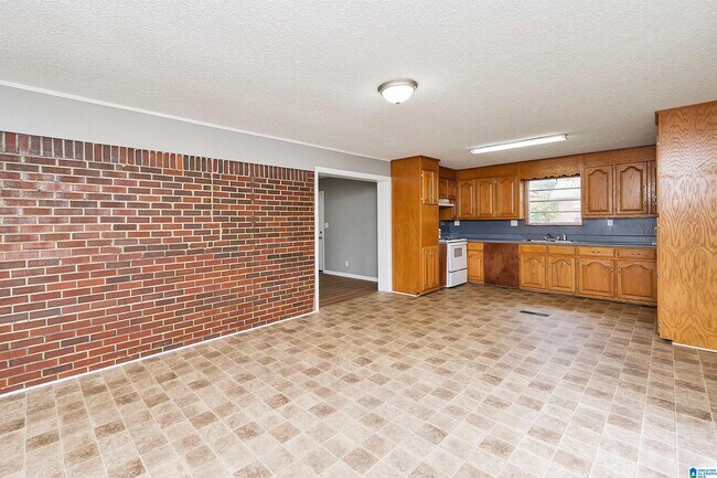 Building Photo - 236 Clifton St