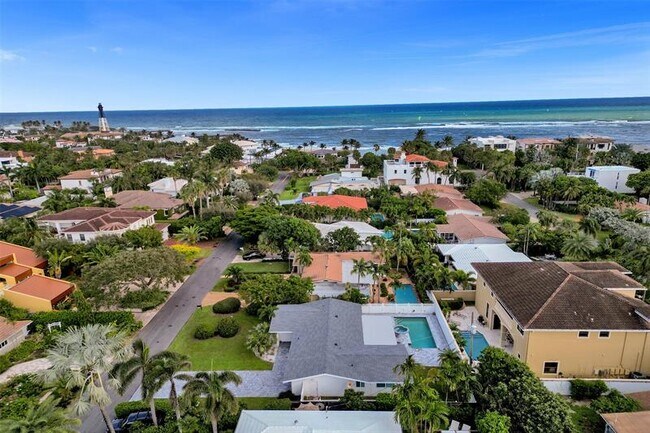 Building Photo - 3406 Robbins Rd