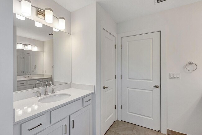 Building Photo - 229 Preserve Trl S