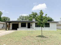 Building Photo - 2006 Bedford Dr