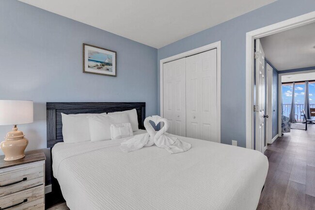 Building Photo - 2406 N Ocean Blvd