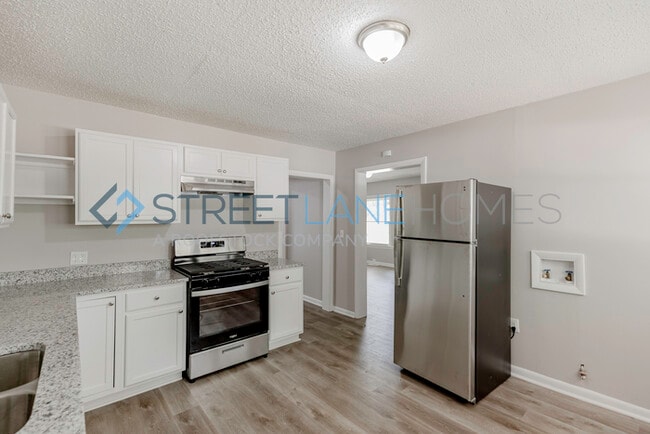 Building Photo - Charming 3 Bedroom in Birmingham!