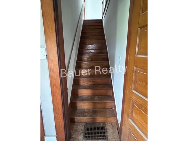 Building Photo - 1427 Township Rd 608