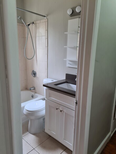 Building Photo - 1962 S Columbine St