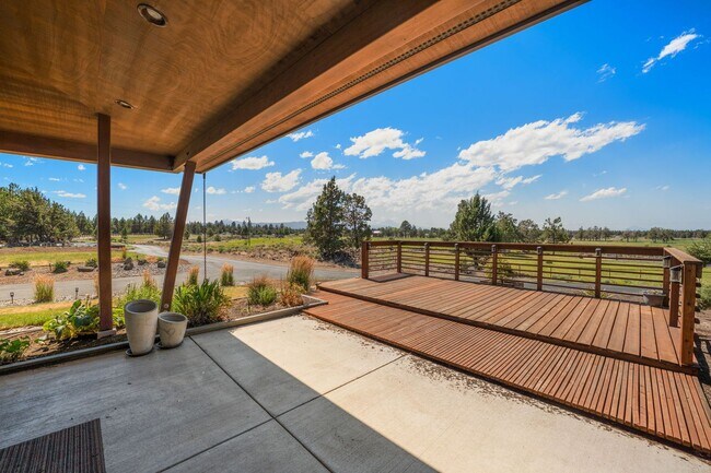 Building Photo - 64144 Pioneer Loop