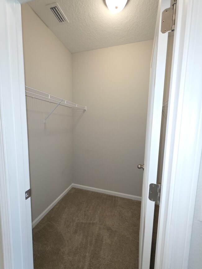 Building Photo - 312 Clarys Run