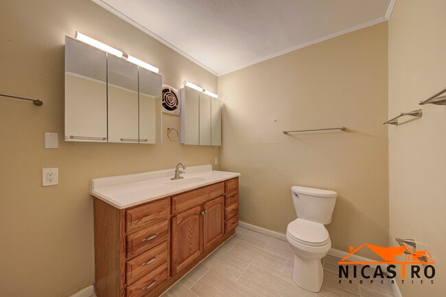 Building Photo - 202 Frambes Ave